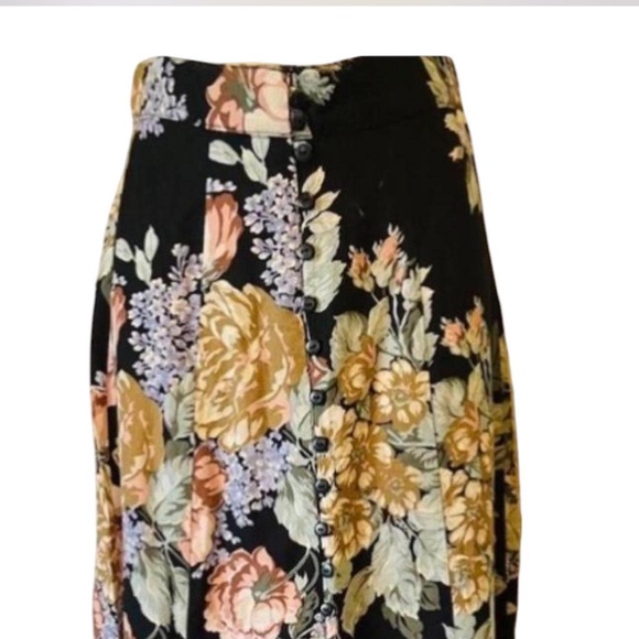 Black floral long button front  skirt petite - Picture 8 of 9
